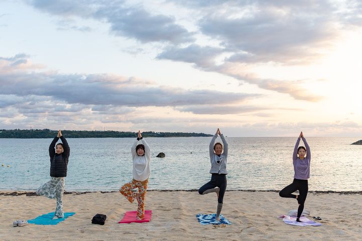 一日のスタートを気分良く過ごすなら、SUNRISE BEACH YOGAがおすすめ