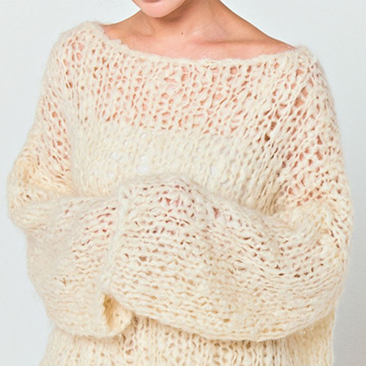 イウエン マトフの白ニット