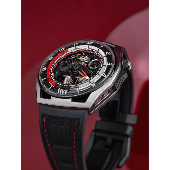 〈エイチワイティー〉ハストロイド シルバーレッド