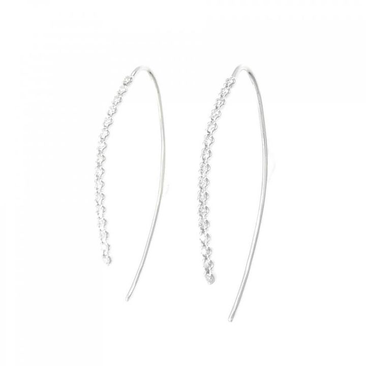 アーカーのビリーブリーフ ピアス