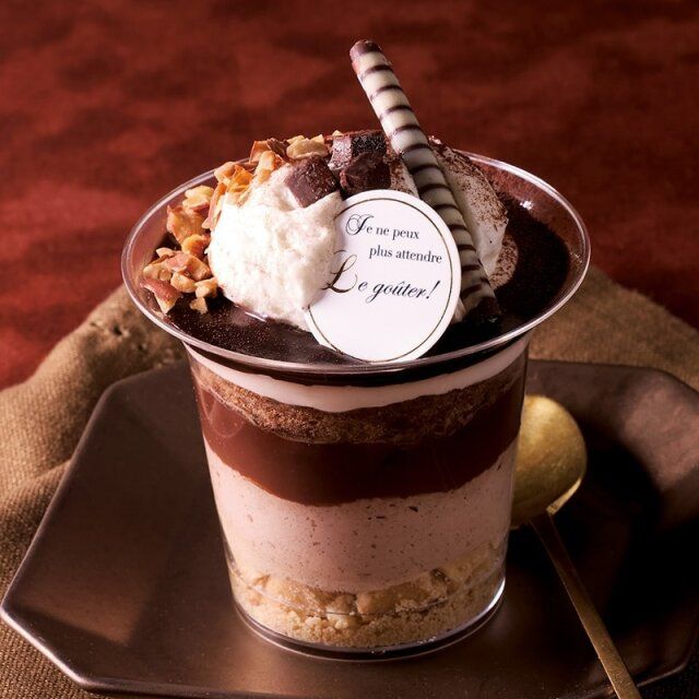 シャトレーゼ チョコレートパフェ