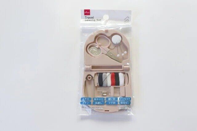ダイソー 携帯ソーイングセット パッケージ