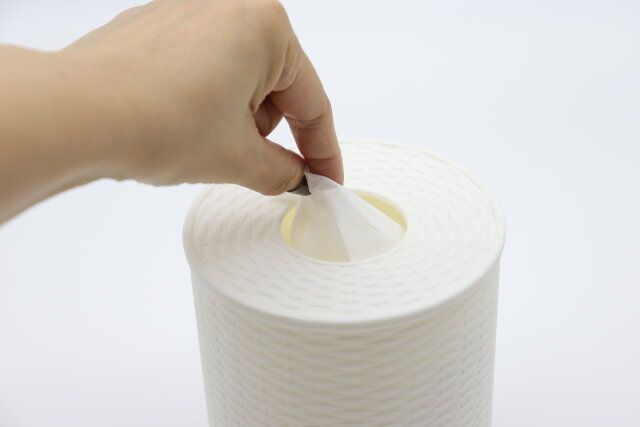 編み目調ティッシュケース（円形、ホワイト） 使用例