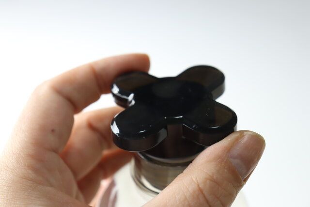 ダイソーのフタが取りやすいドリンクボトル（800mL）4
