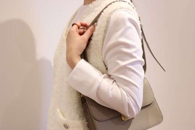 プラステのグロスジャージーカフスドッキングプルオーバー3