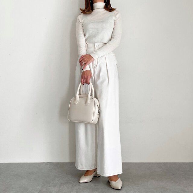 ユニクロ メリノリブタートルネックセーター OFF WHITE NGコーデ ワントーン