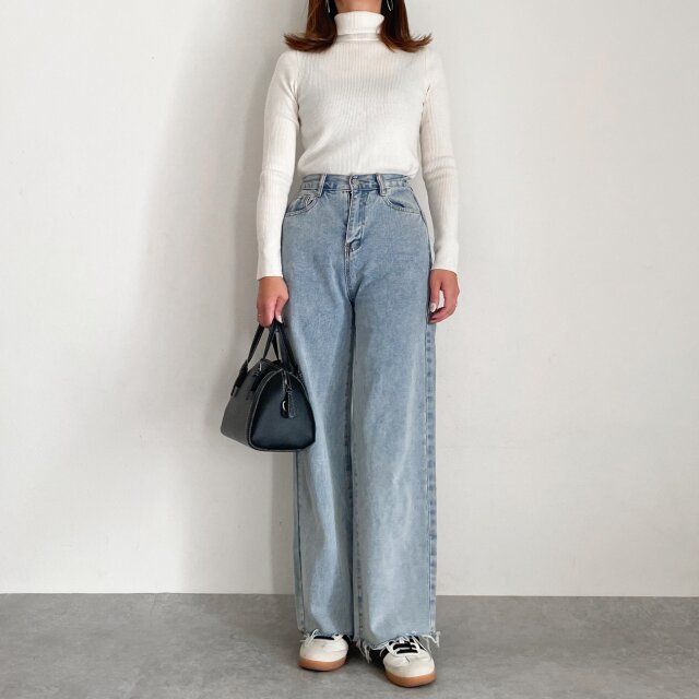 ユニクロ メリノリブタートルネックセーター OFF WHITE NGコーデ タートルネック×デニムの王道スタイル