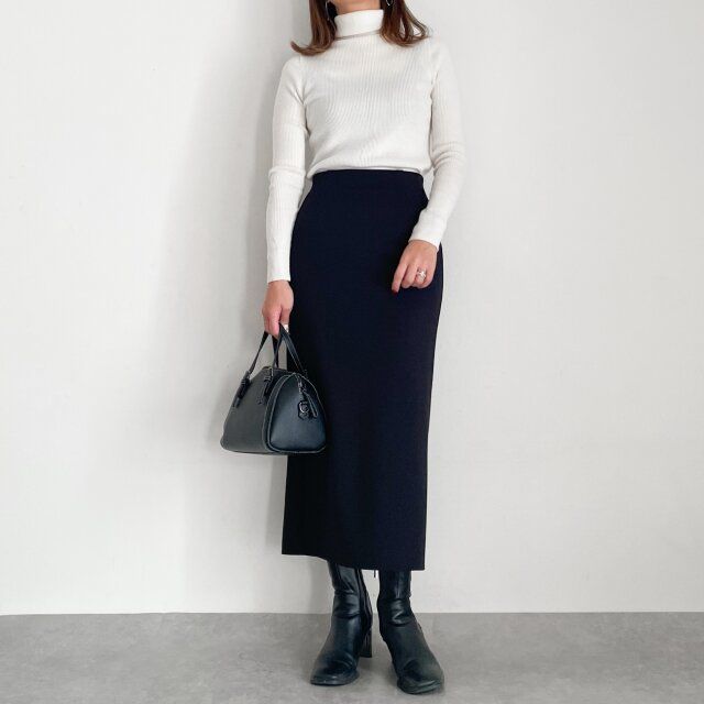 ユニクロ メリノリブタートルネックセーター OFF WHITE NGコーデ 物足りなさを感じるコーデ