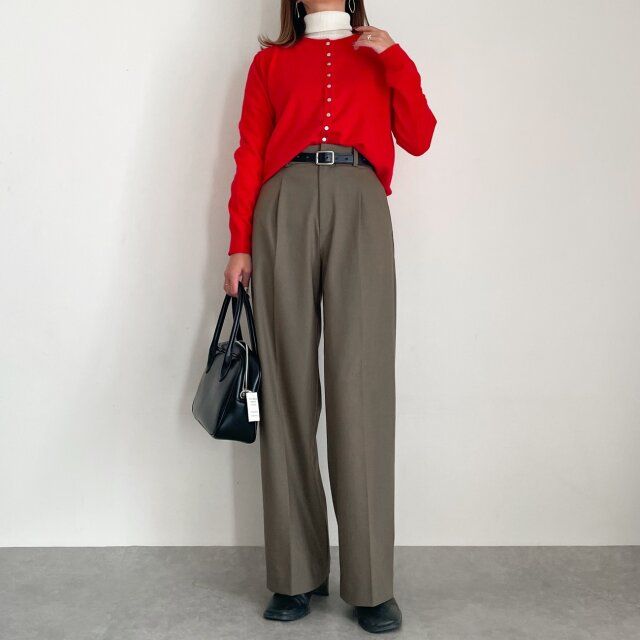 ユニクロ メリノリブタートルネックセーター OFF WHITE OKコーデ タートルネック×カーディガン合わせ