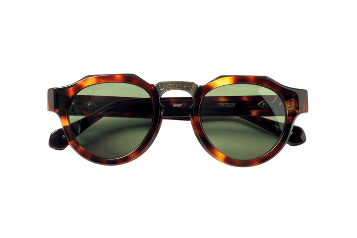 〈マツダ〉のアイウェア