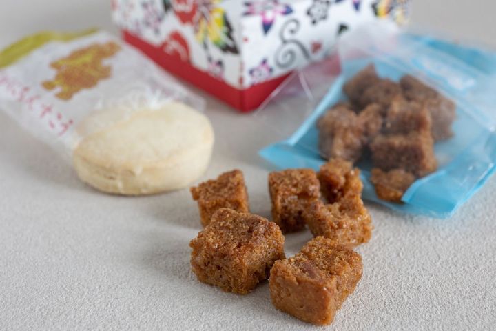 「ソー紅型小箱【赤】」710円