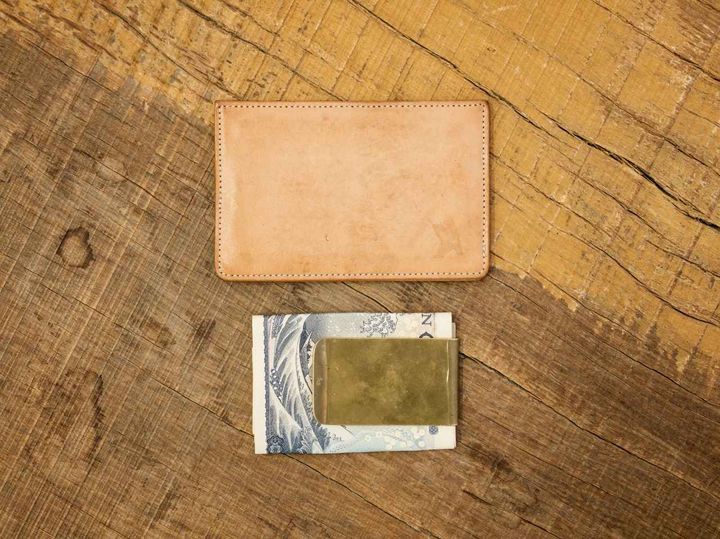 画像: 上から【PB0110】のカードケース、【ルー】のマネークリップ／ともに本人私物 出典：ftn