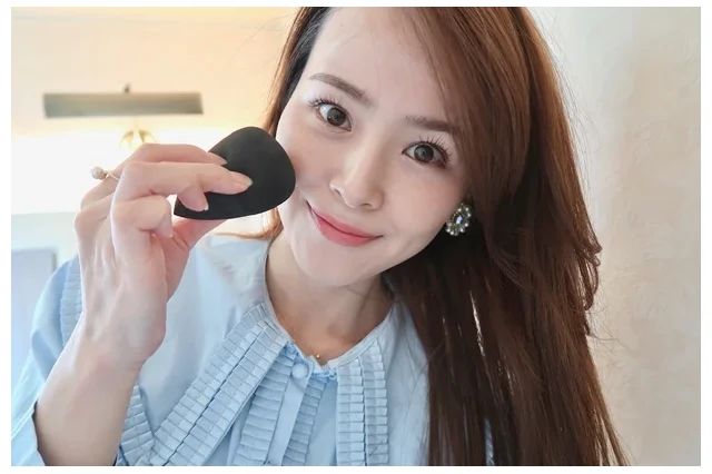 アンドビー ブラックスポンジの使い方