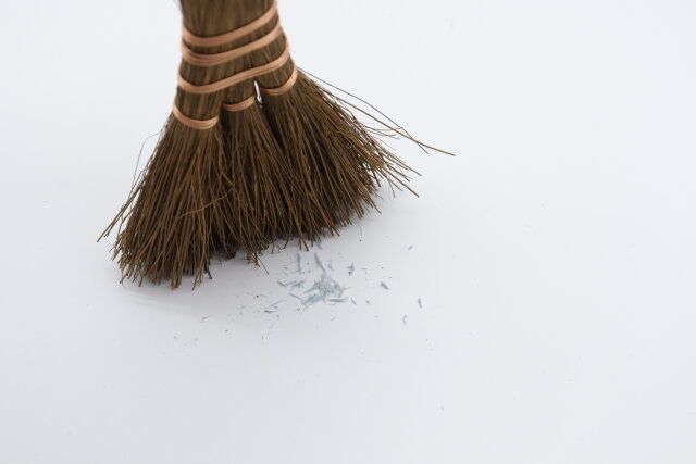 棕櫚ミニほうき 使用例
