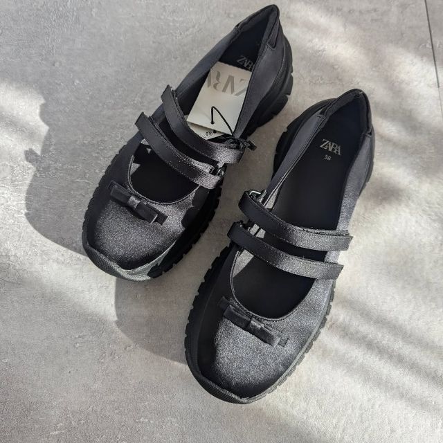 リボン付きスポーティバレリーナシューズ