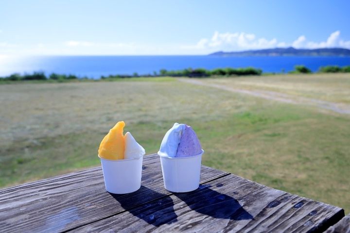 テラス席に置いたジェラート