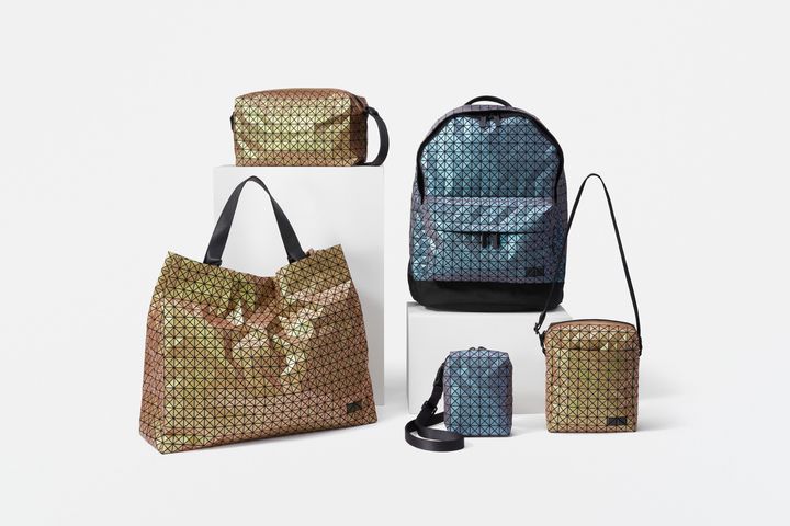 トートバッグ 本体H36cm ¥68,200 ショルダーバッグ 本体H14.5cm ¥51,700 バックパック 本体H43cm ¥72,600 マルチケース 本体H17cm ¥47,300 ショルダーバッグ 本体H20cm ¥49,500