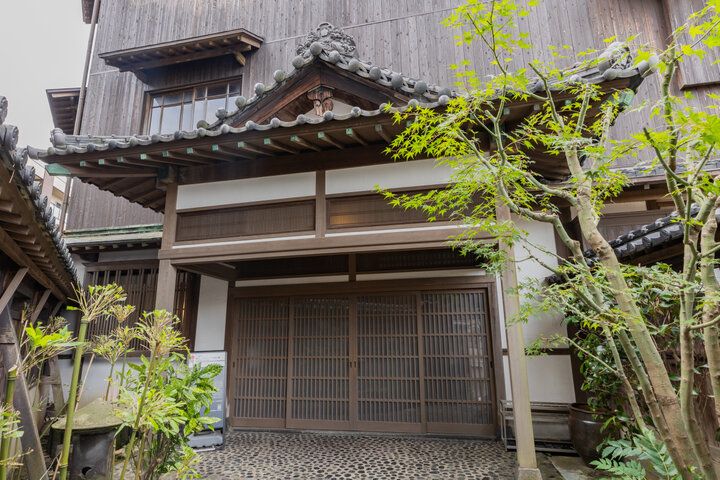 九州最大級の格式高い料亭を利用した食事処「三宜楼茶寮 KAITO」でひと休み