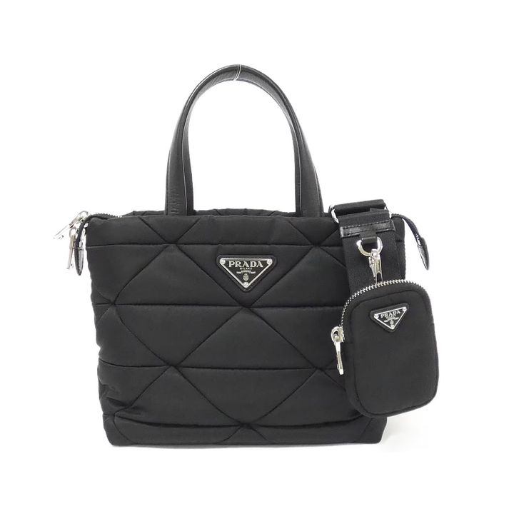 プラダのRe-Nylonトートバッグ