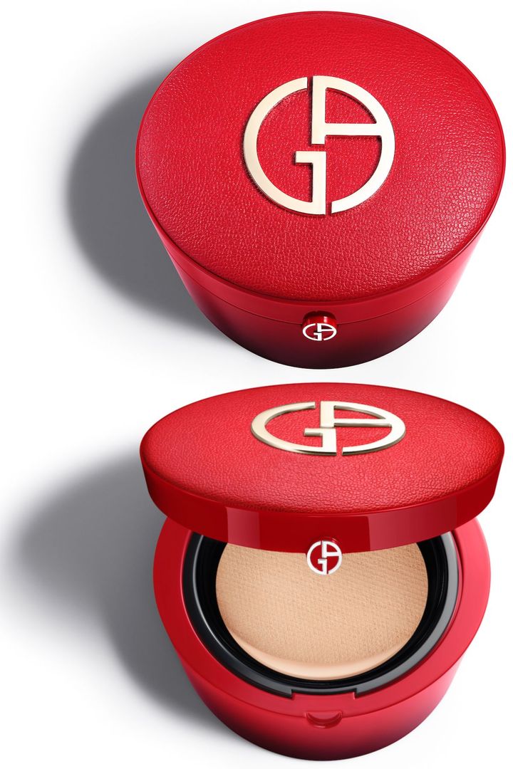 マイ アルマーニ トゥ ゴー クッション ケース ＜パシオーネ＞ ￥4,180（1月31日より限定発売） マイ アルマーニ トゥ ゴー クッション レフィル（スポンジ付） ￥8,030