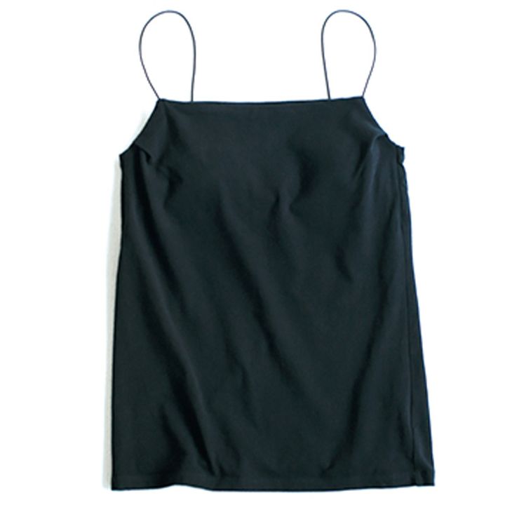 イウエンマトフの背中が空いたデザインのキャミソール