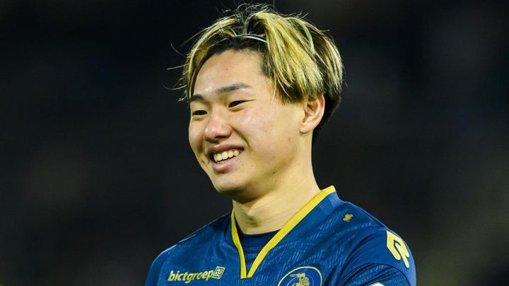 22歳の日本人逸材、オランダ紙の週間ベストイレブン選出！「厚みと脅威を与える」