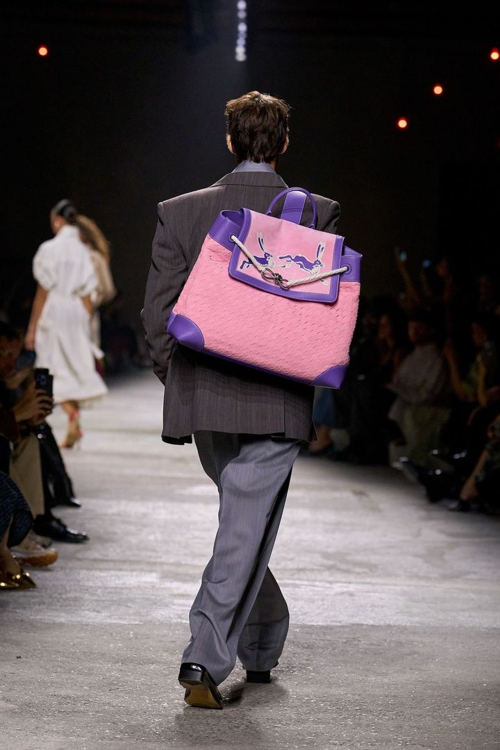 BOTTEGA VANETA 2025年春夏コレクションより