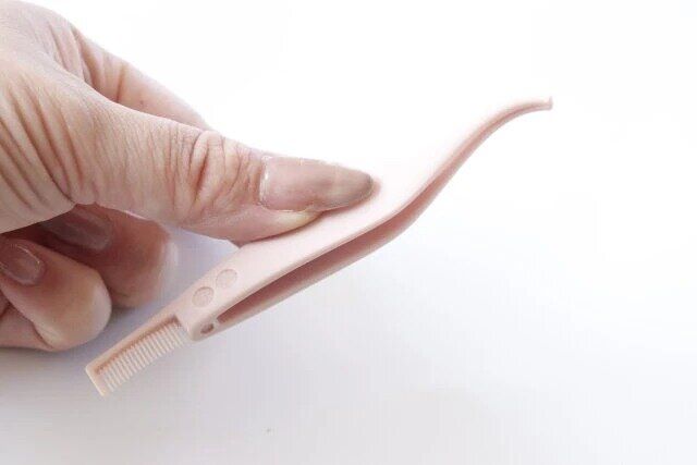 セリアのおすすめつけまつげ用コーム付ピンセット