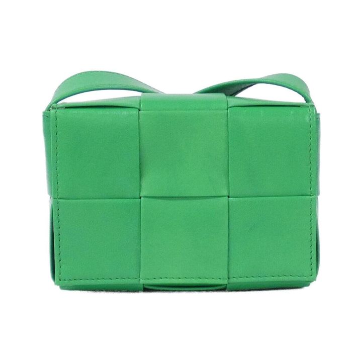 ボッテガ・ヴェネタのキャンディカセット