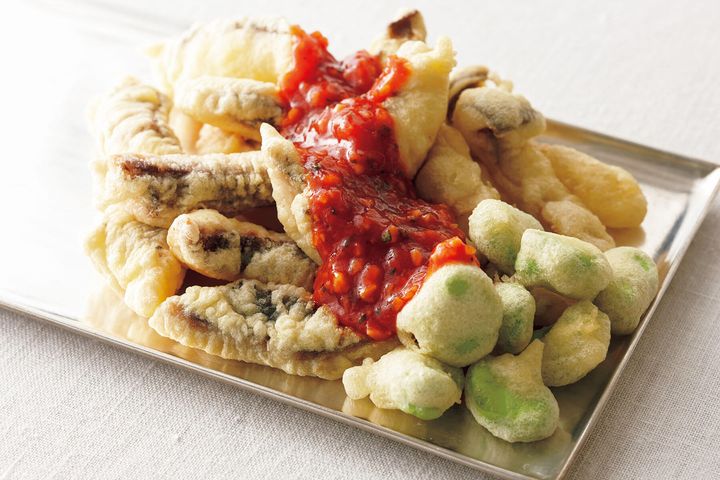 白身魚のフリッター香味ケチャップソースかけ