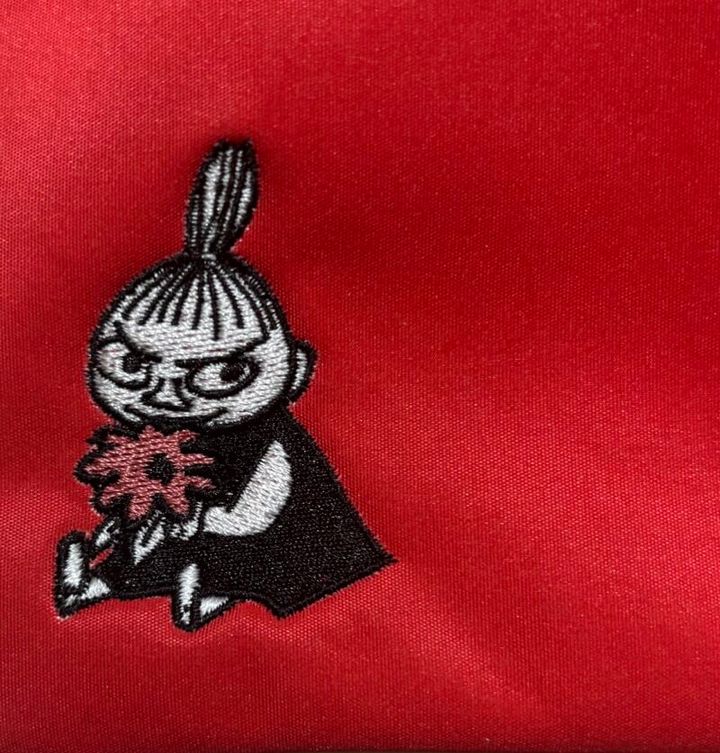 GLOW3月号付録のポーチ 赤はリトルミイの刺しゅう入り