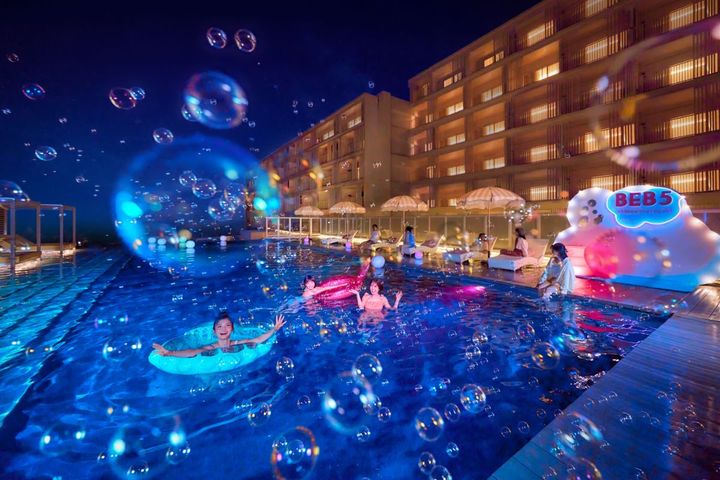 プールパーティ―