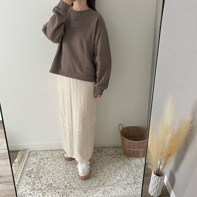 スウェット×しまむらのアイボリーの「フリンジスカート」