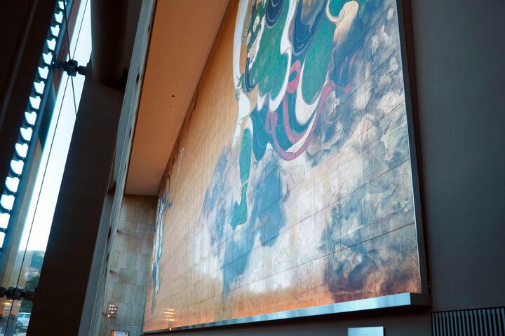 アート鑑賞後に庭園散策や足湯カフェでのんびりと♪ 箱根の森で安らぎのひとときを過ごせる「岡田美術館」