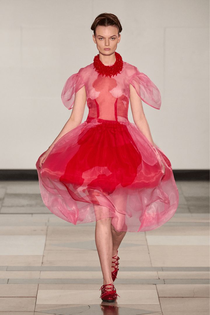 SIMONE ROCHA 2025年春夏コレクション Photo_ Gorunway.com