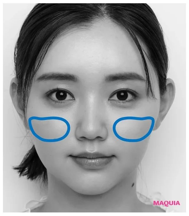 自然な血色チークで全方位モテするあざと顔に