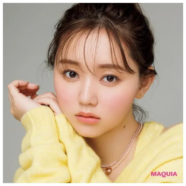 赤チークでげっそり頬をふっくら見せ