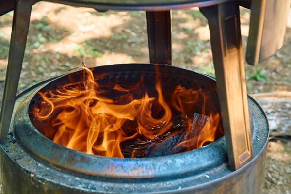 燃え残りが少なく後片付けが楽！超便利な二次燃焼ストーブが魅力的すぎる！