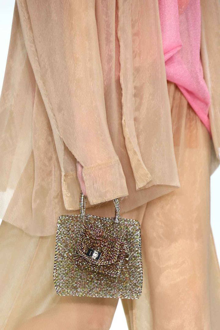 画像2: ANTEPRIMA 2025年春夏ミラノ・コレクション 出典：アンテプリマ