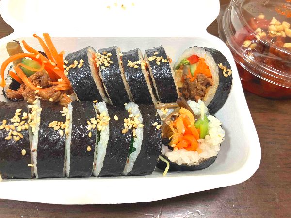 キンパとヤンニョムチキン