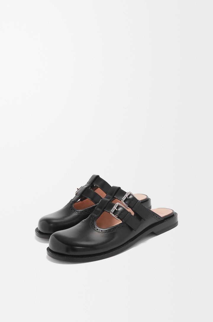 「カンポ メリージェーン ミュール」（カーフ）ヒール 2cm ¥163,900／LOEWE