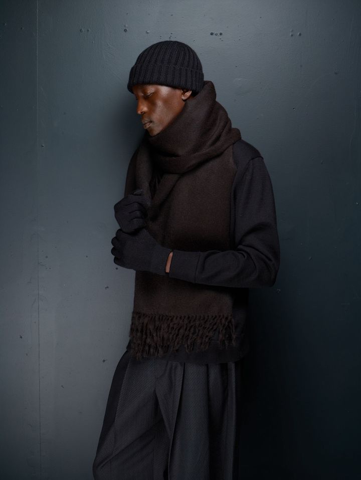 THE INOUE BROTHERS….が手がけるブラックアルパカの毛が使われた服