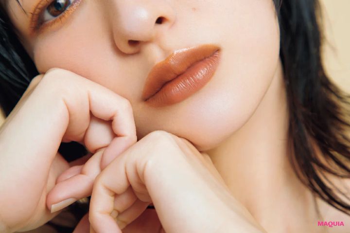 春にあえてのブラウンワントーンが新鮮！ 河嶋 希さんが提案する最旬メイクバランス_10