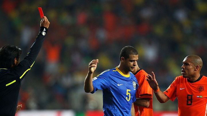 あの意外な知的選手も！21世紀で「最も警告が多かったカード王」TOP10