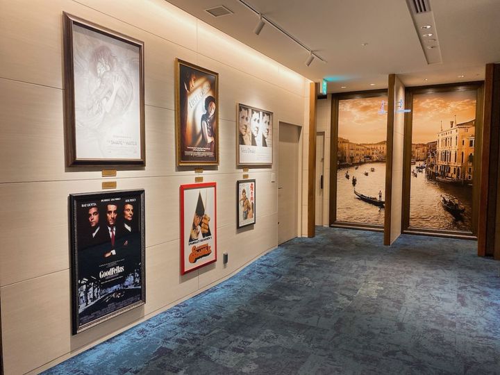 8階：水の都らしいブルーを基調とした内装