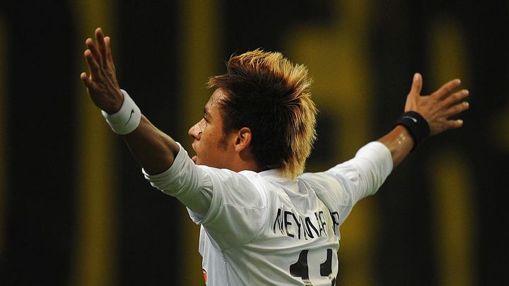 給料160億円を蹴って故郷のクラブへ…世界のスターが投稿したビデオが話題