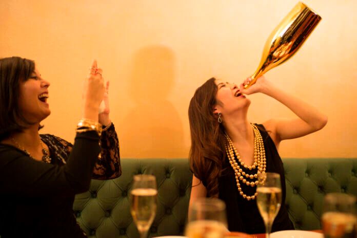 酒は飲んでも飲まれるな！ お酒の場で注意すべきこと3選！