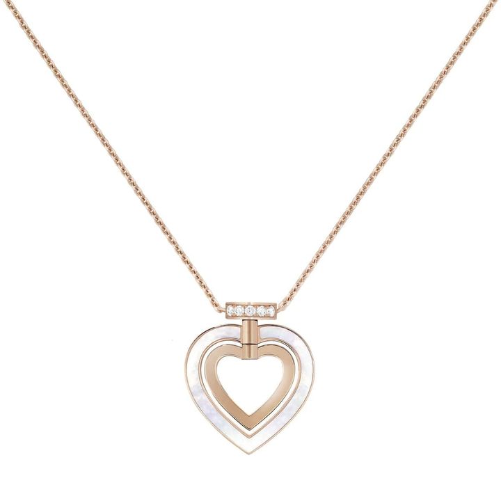 ２つのハートを回転させることで、4通りの組み合わせを楽しむことができる