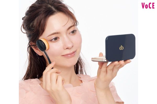 【3】 こめかみを軽くさするようにオン