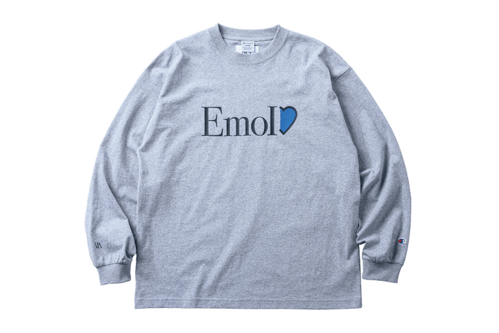 〈ヴイエー〉のロングスリーブTシャツ